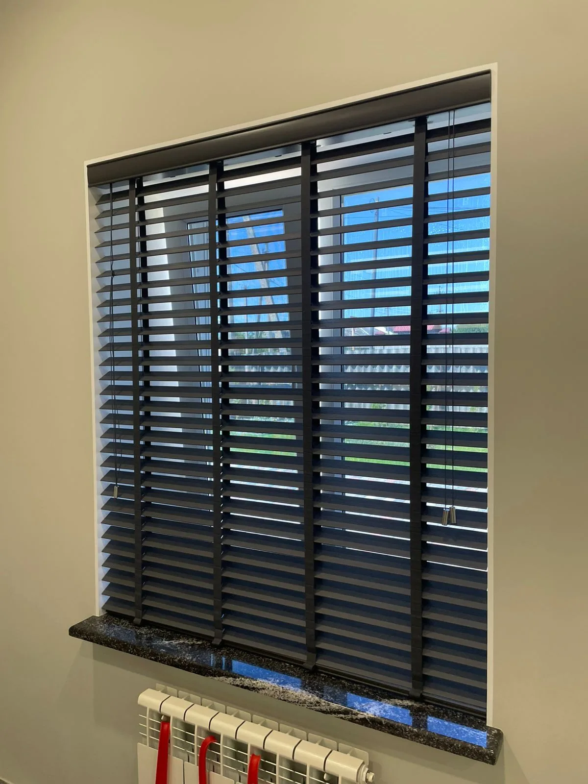 Деревянные горизонтальные жалюзи 3 в Нальчике и КБР на заказ