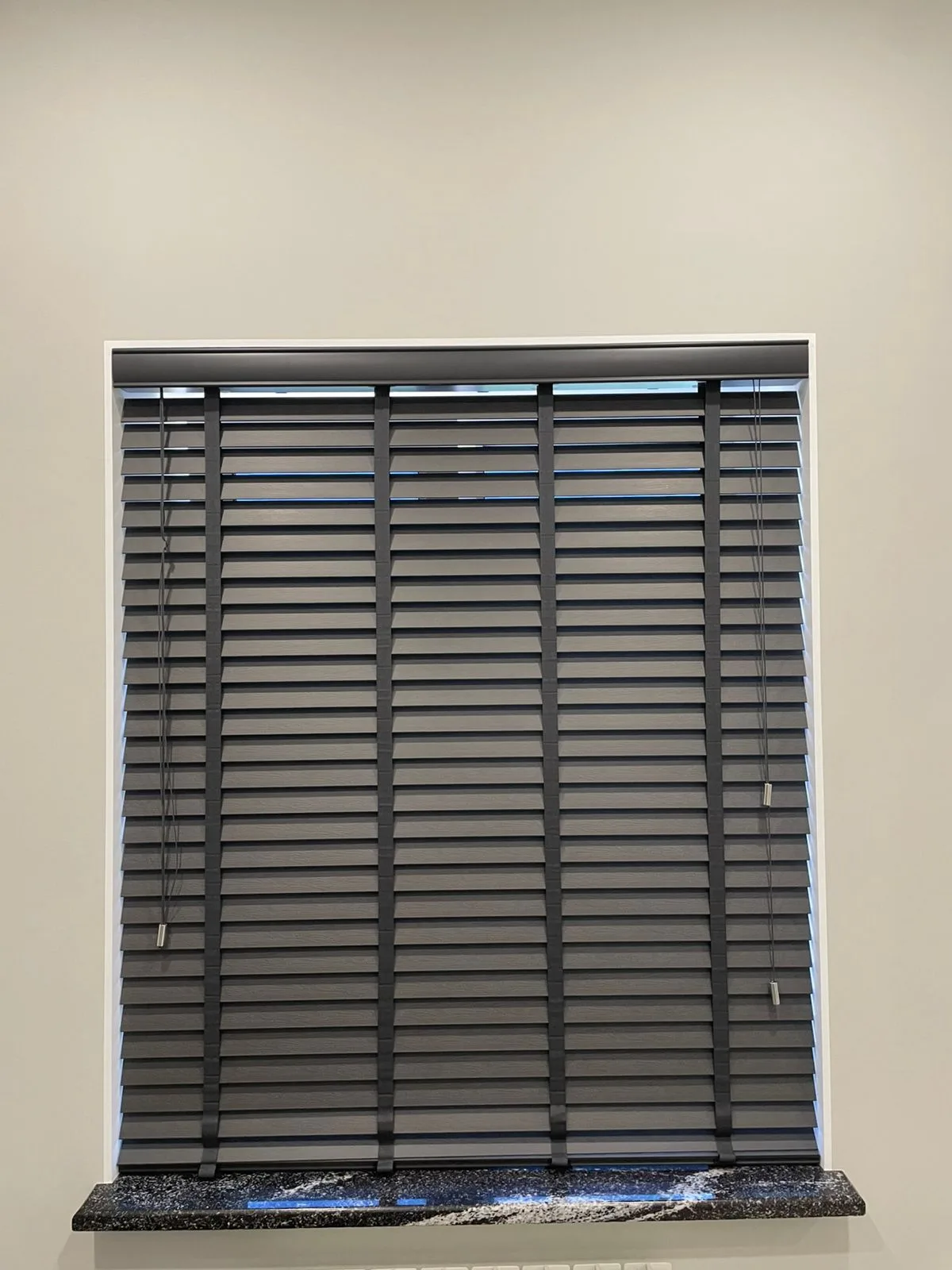 Деревянные горизонтальные жалюзи 4 в Нальчике и КБР на заказ