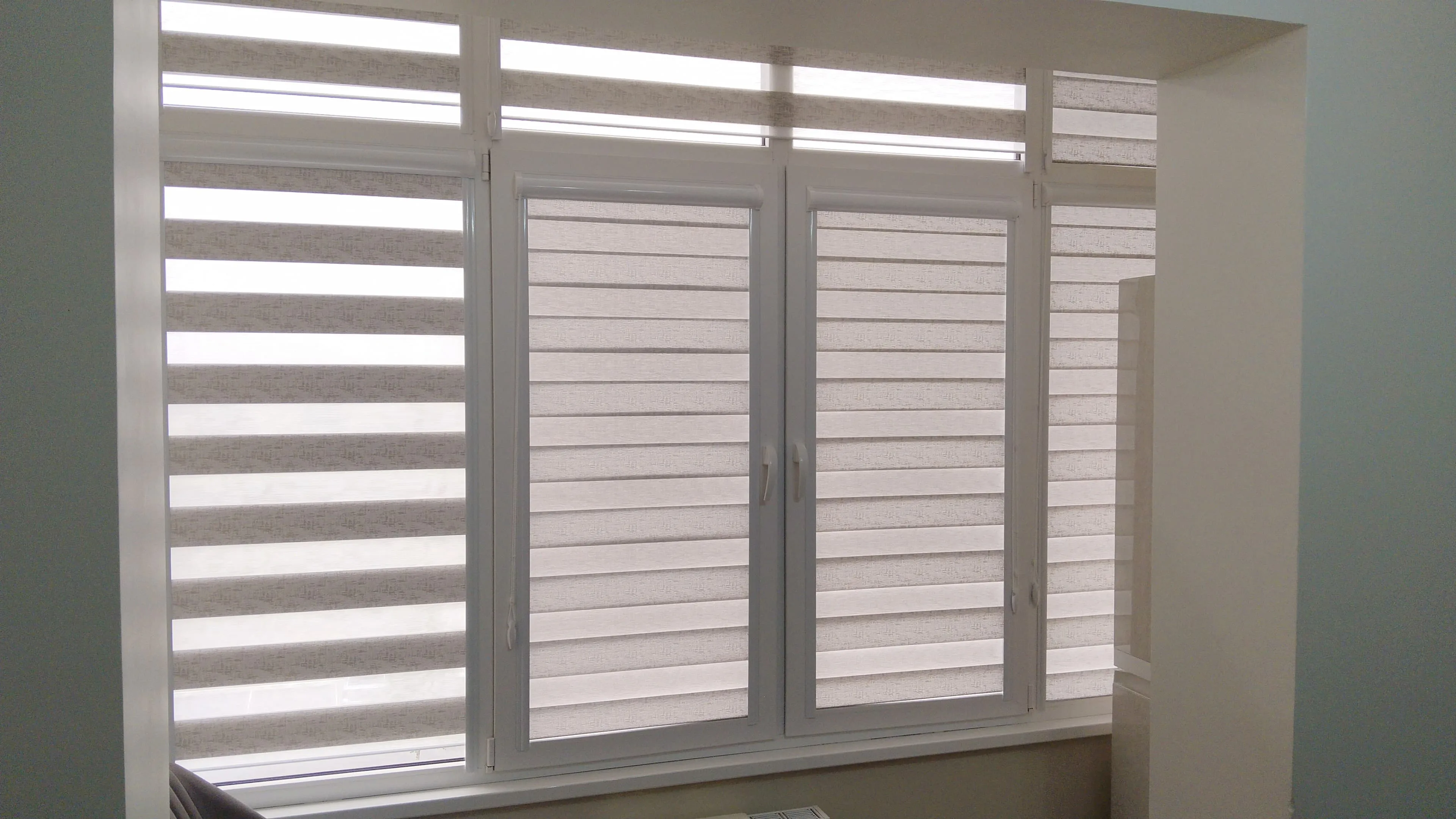 Рулонные шторы зебра день-ночь 3 в Нальчике и КБР на заказ