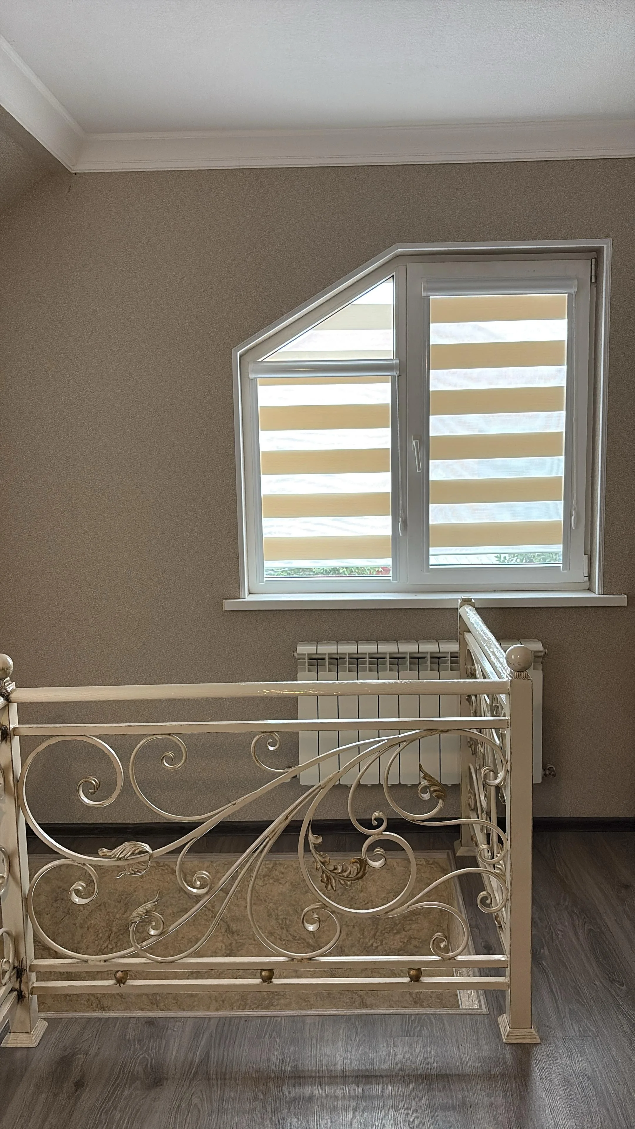 Рулонные шторы зебра день-ночь 25 в Нальчике и КБР на заказ