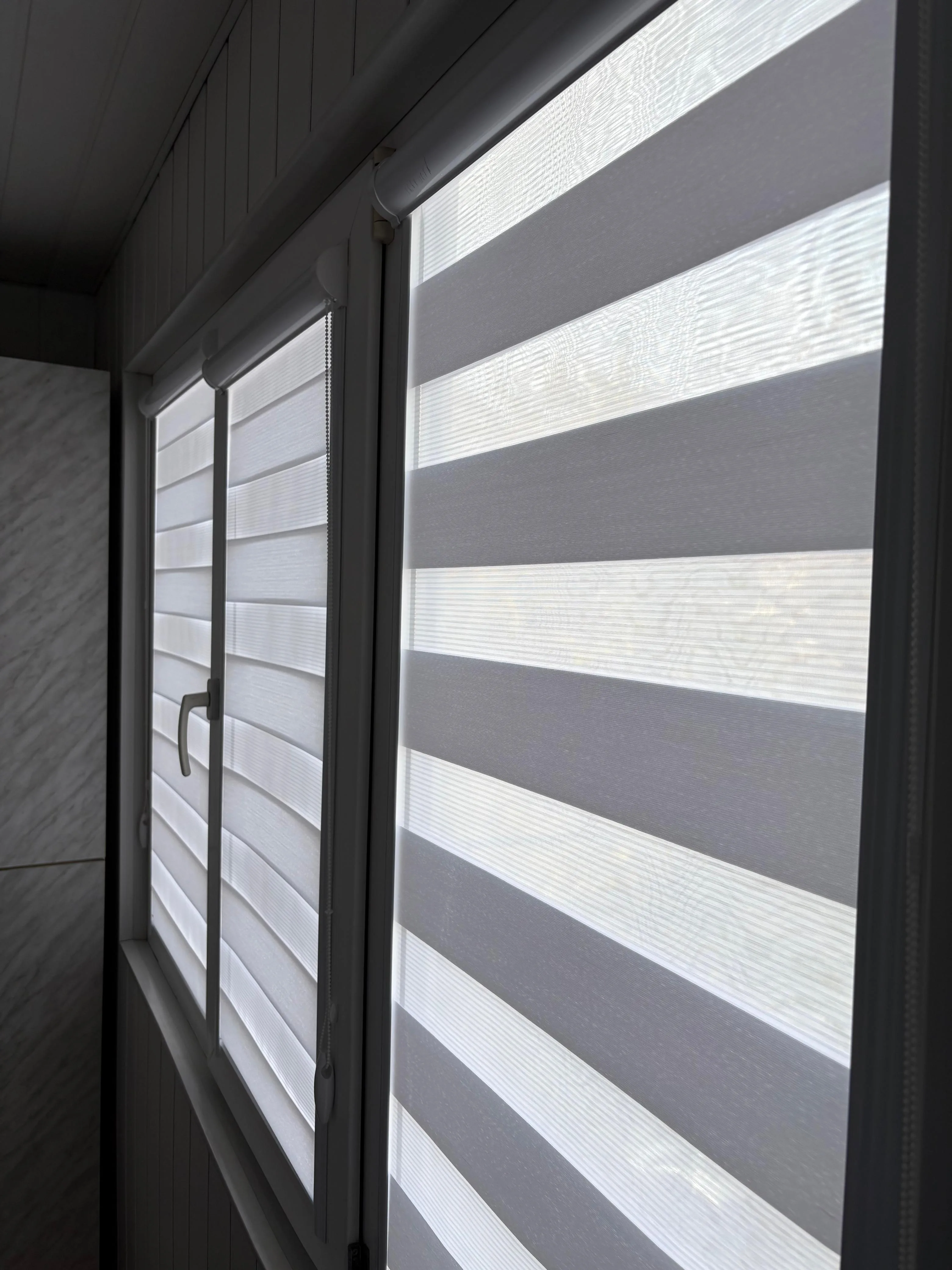 Рулонные шторы зебра день-ночь 64 в Нальчике и КБР на заказ