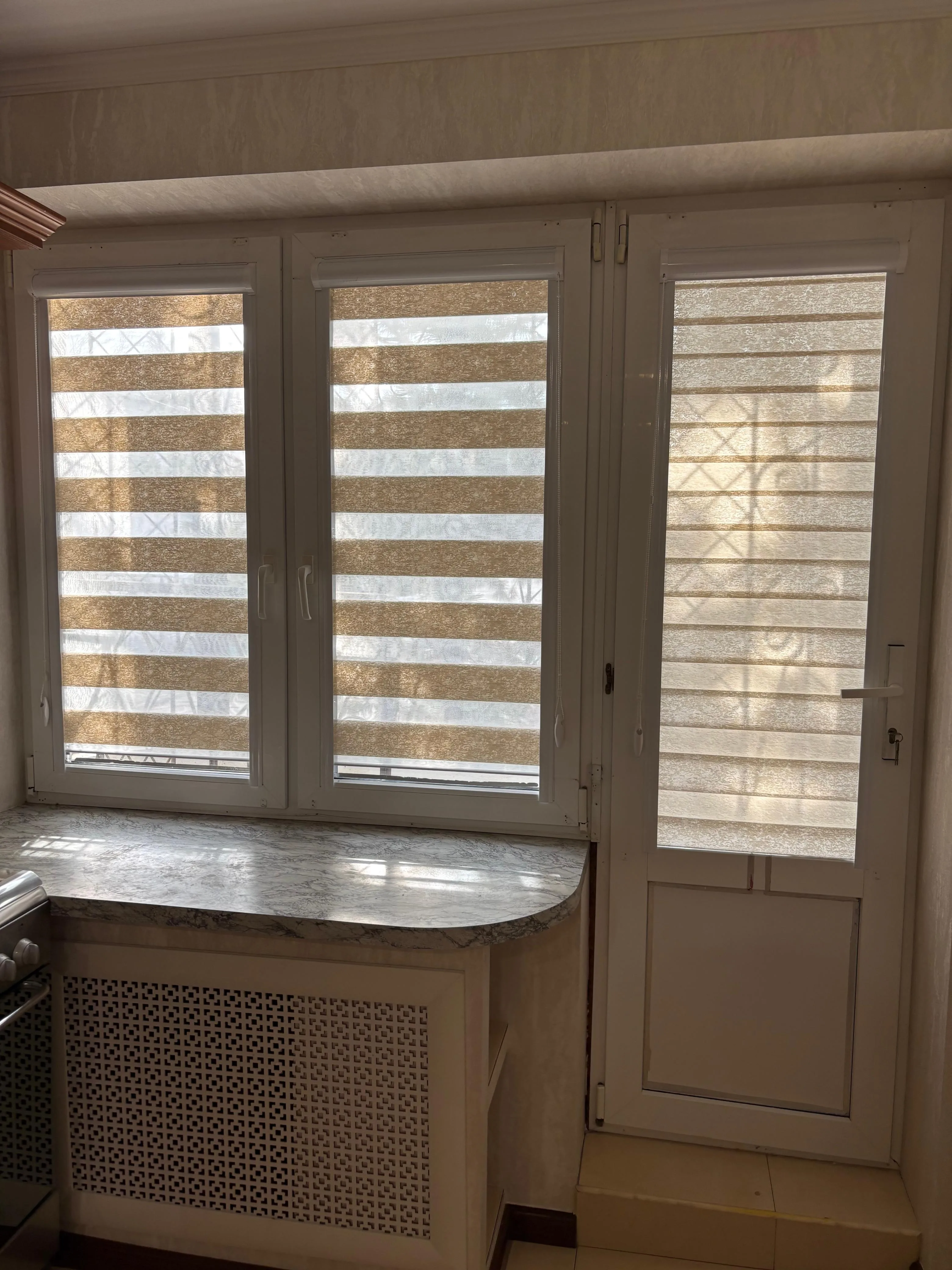 Рулонные шторы зебра день-ночь 70 в Нальчике и КБР на заказ