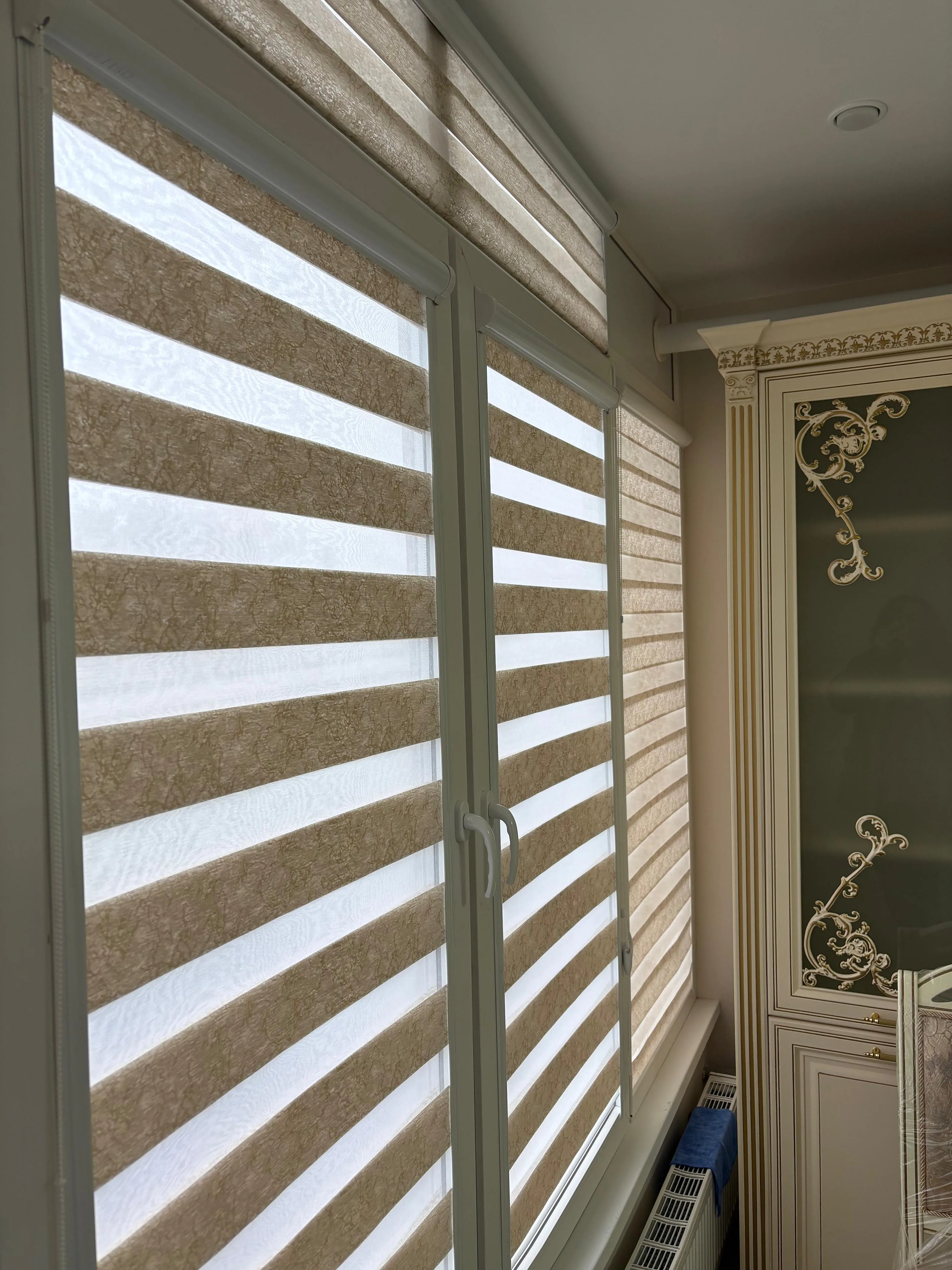 Рулонные шторы зебра день-ночь 141 в Нальчике и КБР на заказ