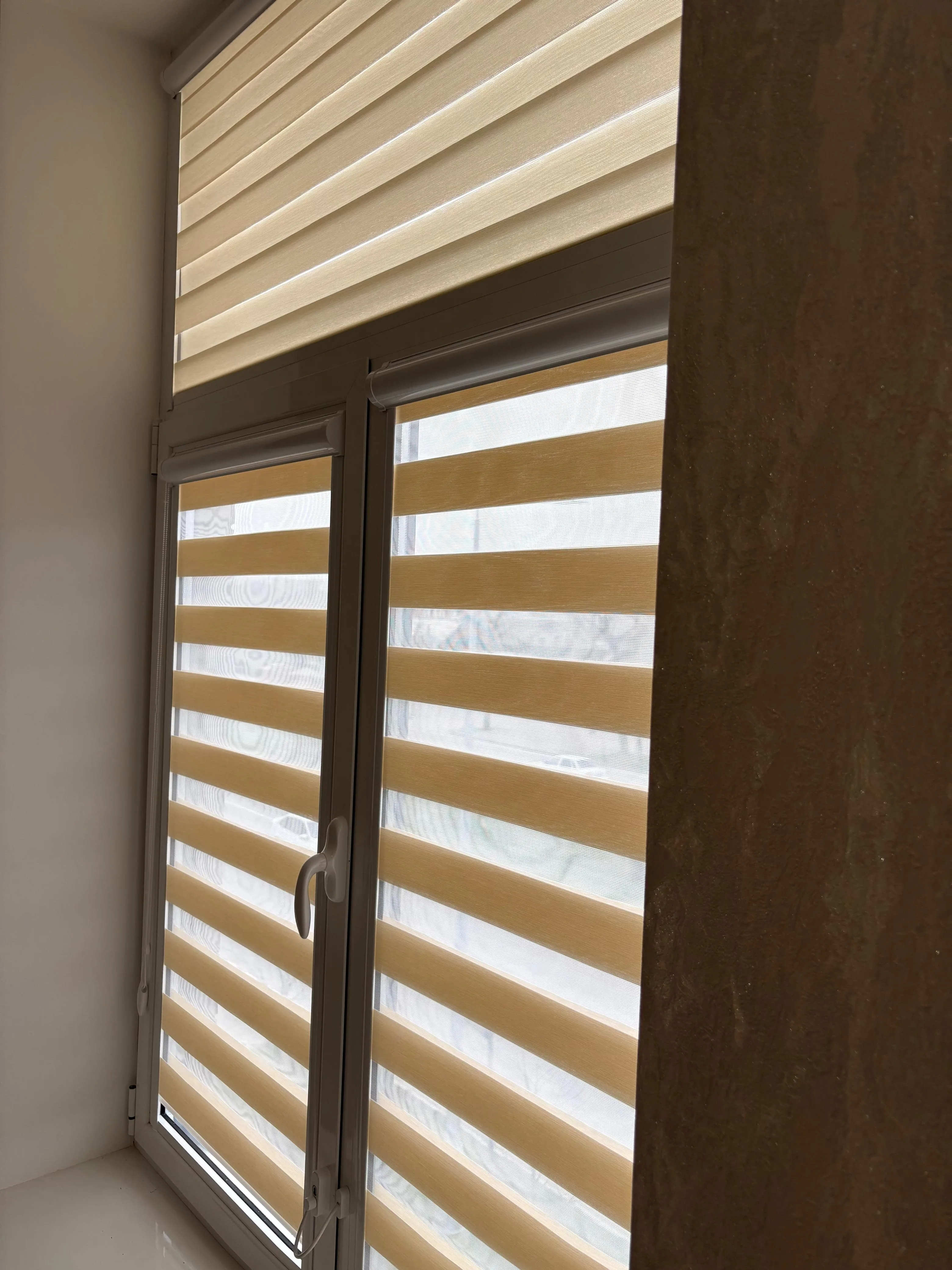 Рулонные шторы зебра день-ночь 152 в Нальчике и КБР на заказ